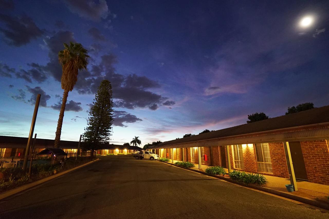 Exies Bagtown Motel Griffith Exterior photo